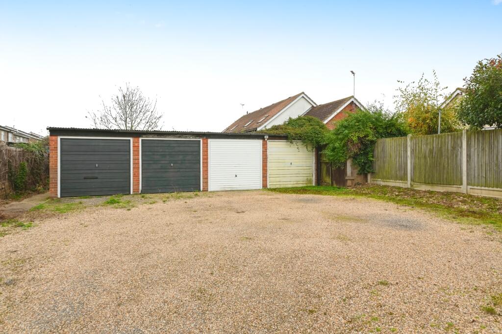 Additional property image - Camellia Crescent, Clacton-on-Sea, Essex, CO16