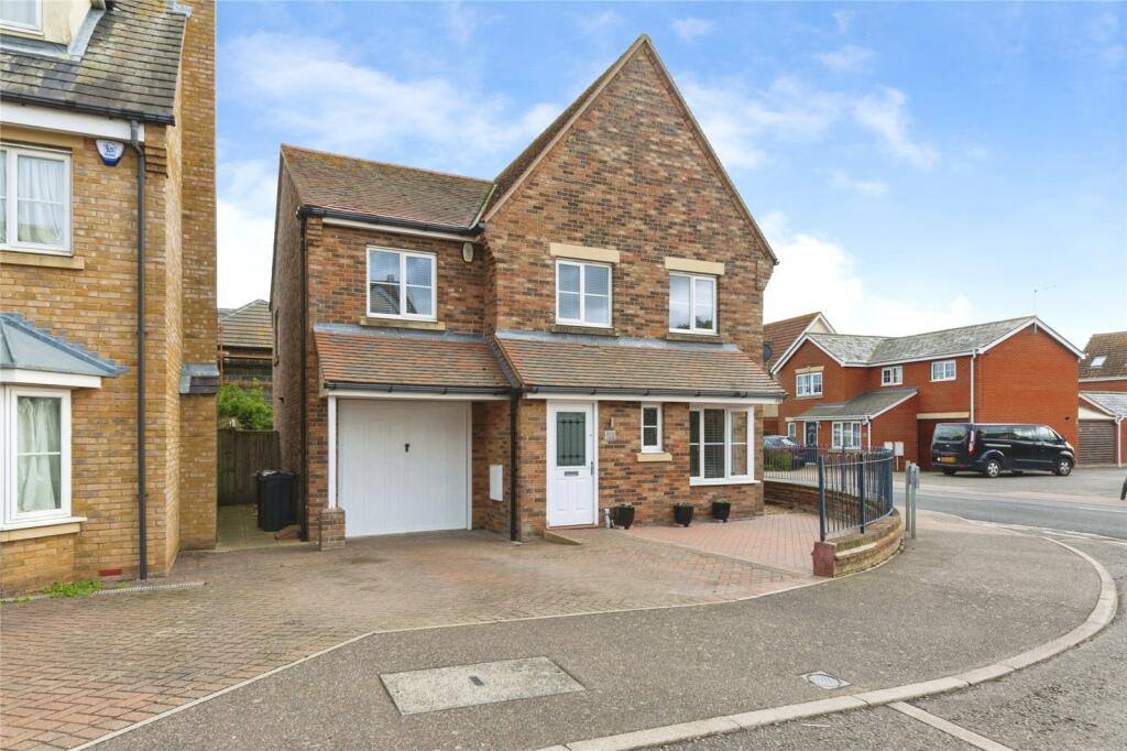 Main image of property: Hunters Chase, Kirby Cross, Frinton-on-Sea, Essex, CO13