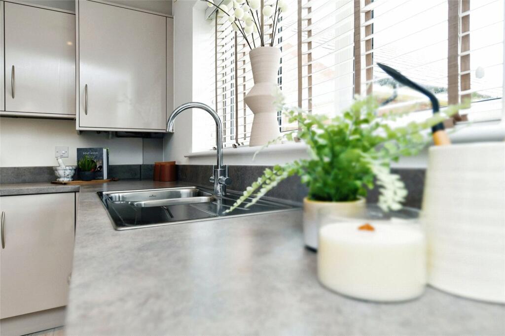 Additional property image - Meadow Gardens, Clacton On Sea, Essex, CO16