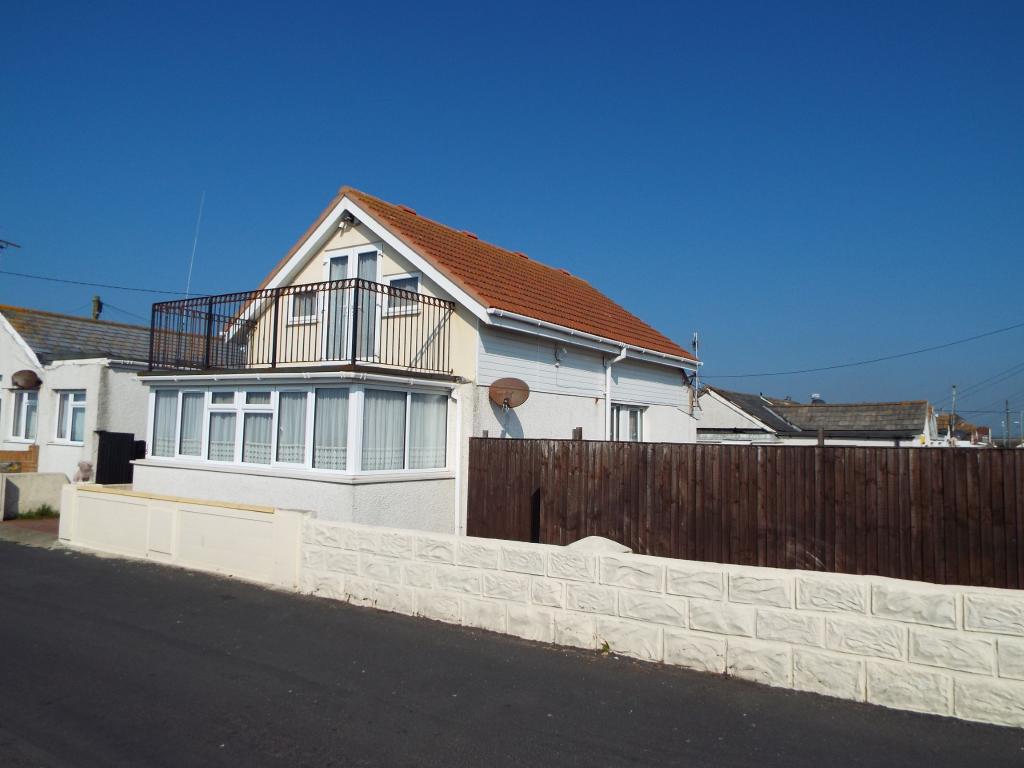 3 bedroom bungalow for sale in Brooklands, Jaywick, Clacton On Sea