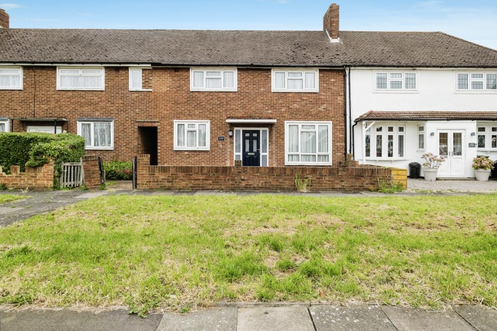 3 bedroom terraced house for sale in Lynton Avenue, Romford, Havering, RM7