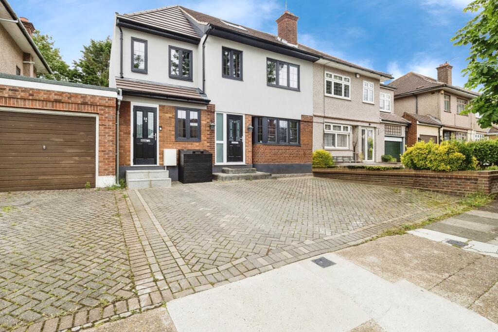 Main image of property: Victoria Avenue, Romford, RM5