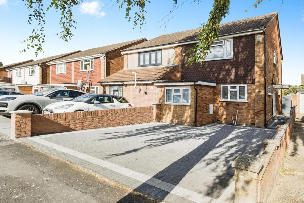 Main image of property: Navarre Gardens, ROMFORD, Essex, RM5
