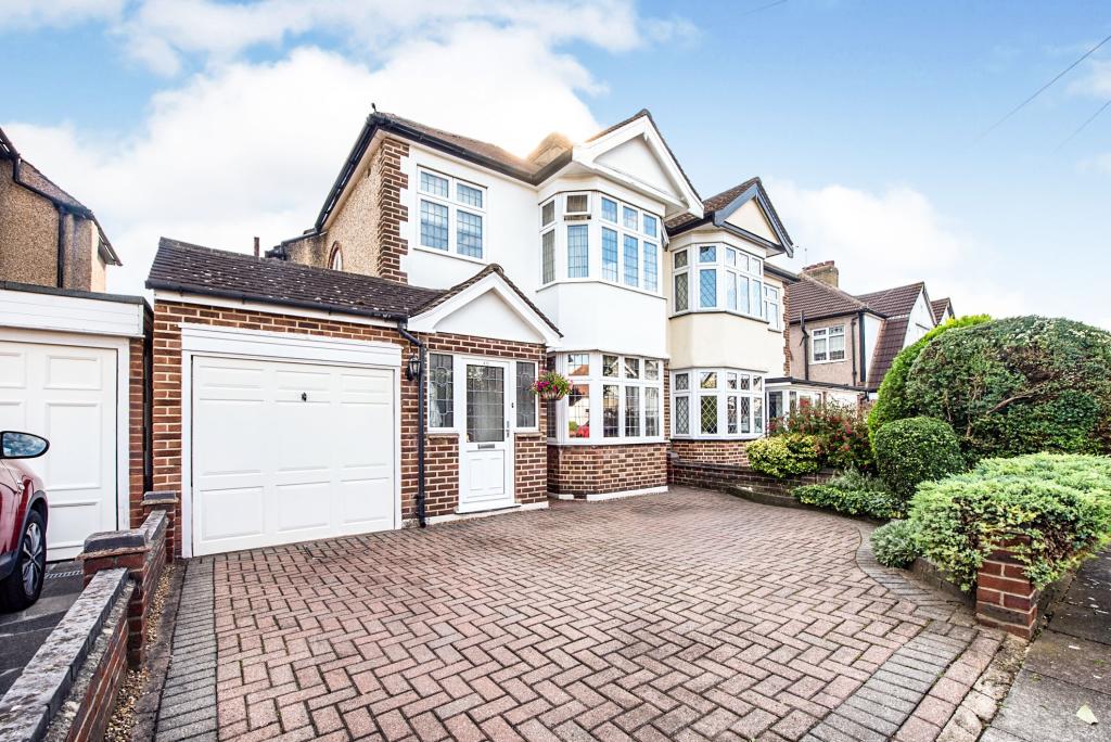 3 bedroom semidetached house for sale in Dee Way, Rise Park, Romford