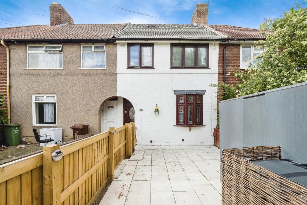 Main image of property: Wood Lane, Dagenham, RM8