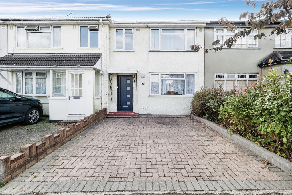 3 bedroom terraced house for sale in Morecambe Close, Hornchurch, RM12