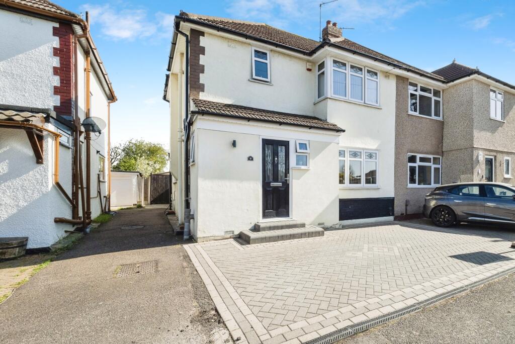 Main image of property: Fernbank Avenue, Hornchurch, RM12