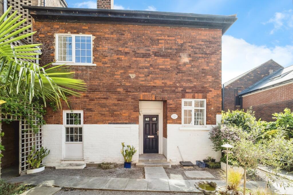 Main image of property: Astra Close, Hornchurch, RM12