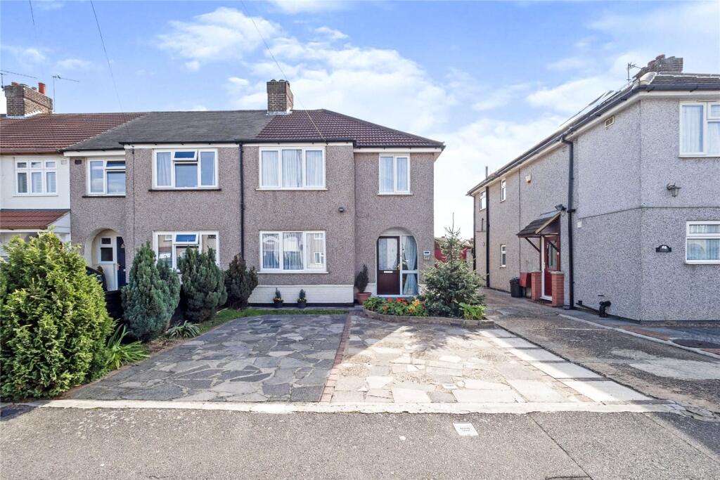 Main image of property: Carnforth Gardens, HORNCHURCH, Essex, RM12