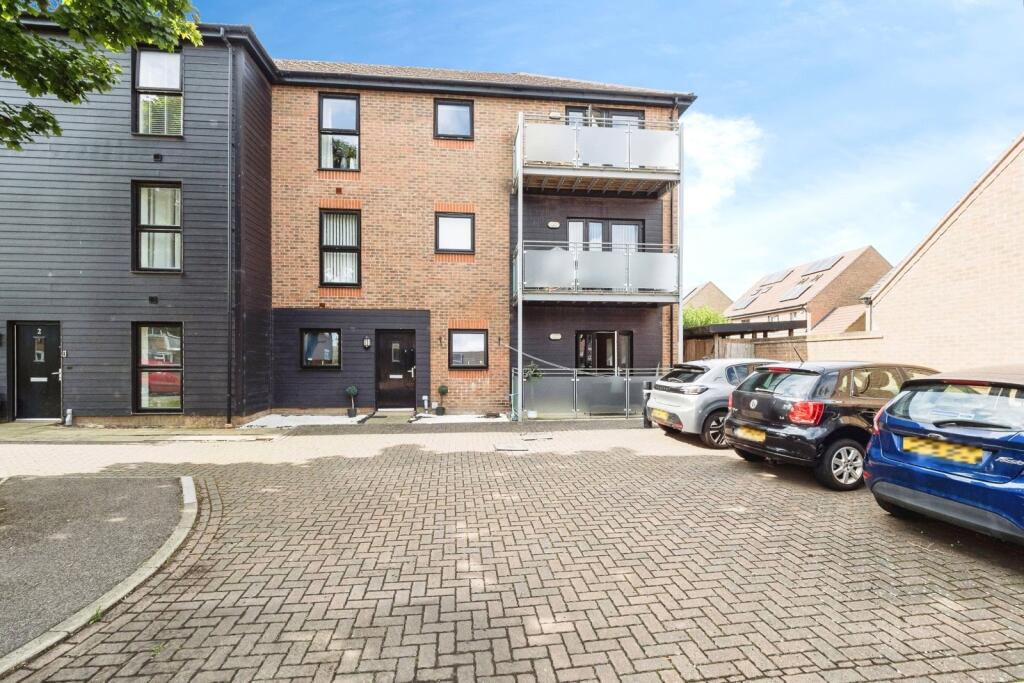 Main image of property: Dunningford Close, Hornchurch, RM12