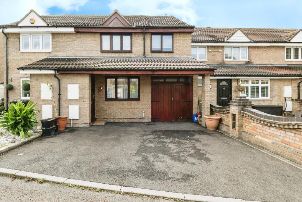 Main image of property: Leathart Close, HORNCHURCH, Essex, RM12