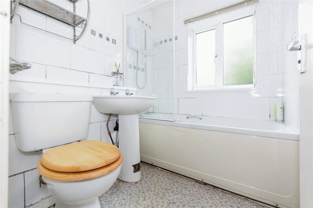 Additional property image - Yardley Wood Road, Birmingham, West Midlands, B14
