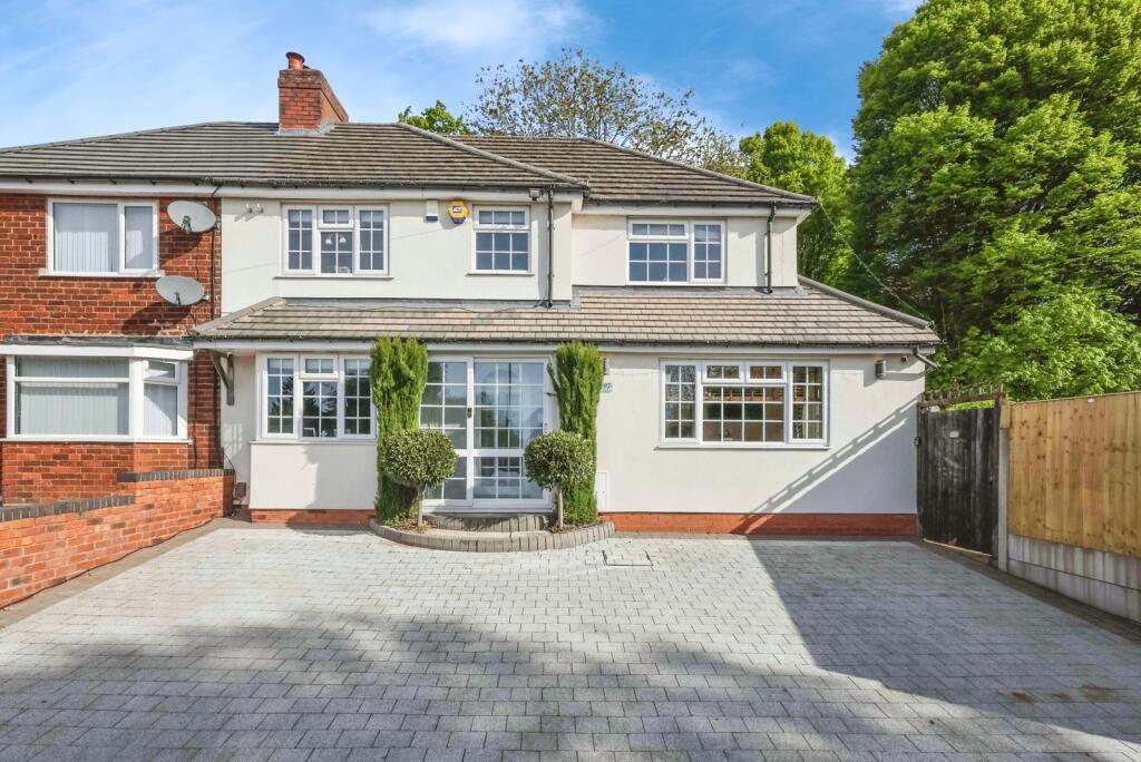 Main image of property: Broad Lane, Birmingham, West Midlands, B14