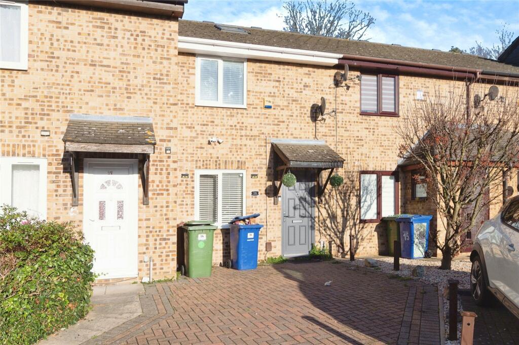 2 bedroom terraced house for sale in Adstock Way, Badgers Dene, Grays