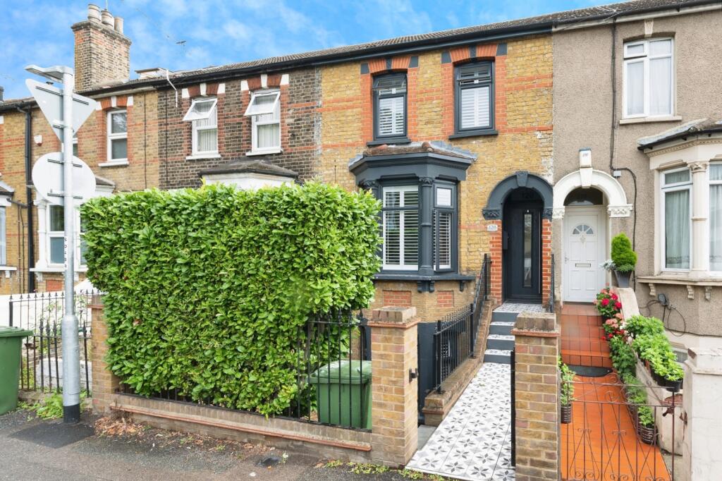 4 bedroom terraced house