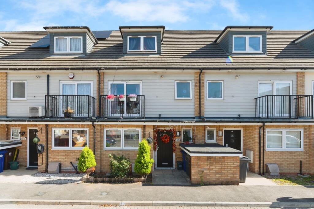 Main image of property: Sartoria Close, GRAYS, Essex, RM20