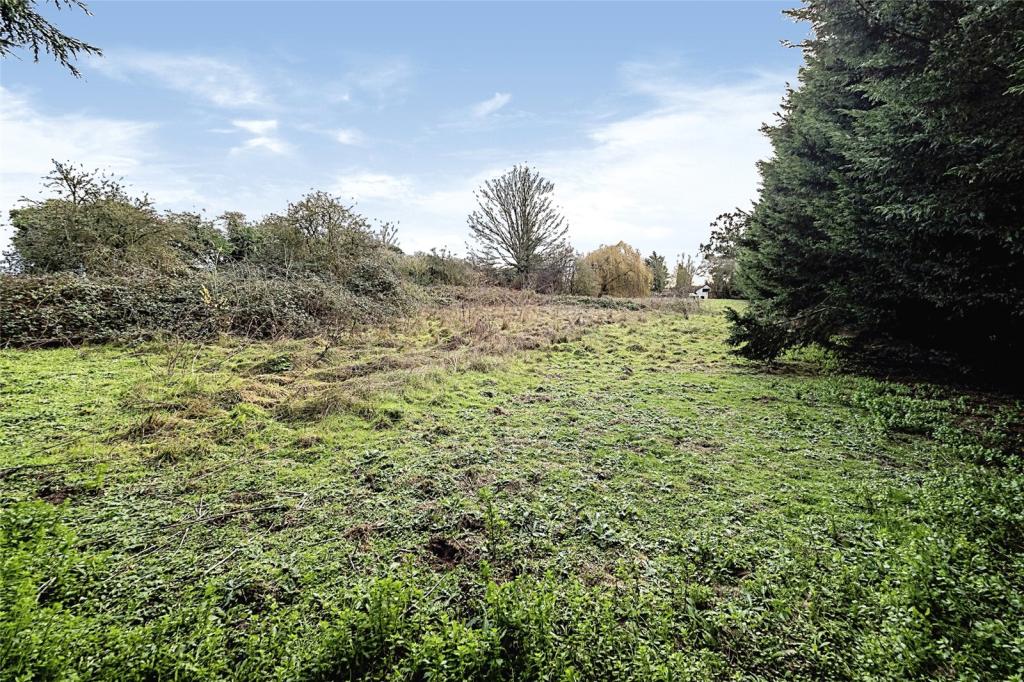 4 bedroom detached house for sale in Ockendon Road, Upminster, RM14