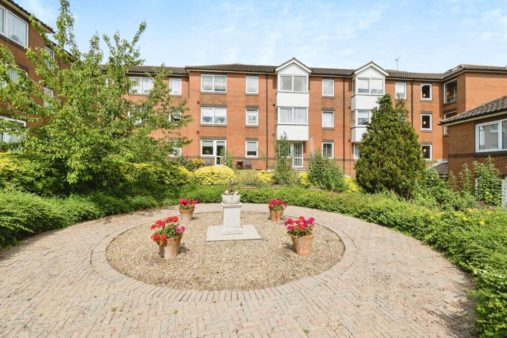 Main image of property: Fentiman Way, Hornchurch, RM11