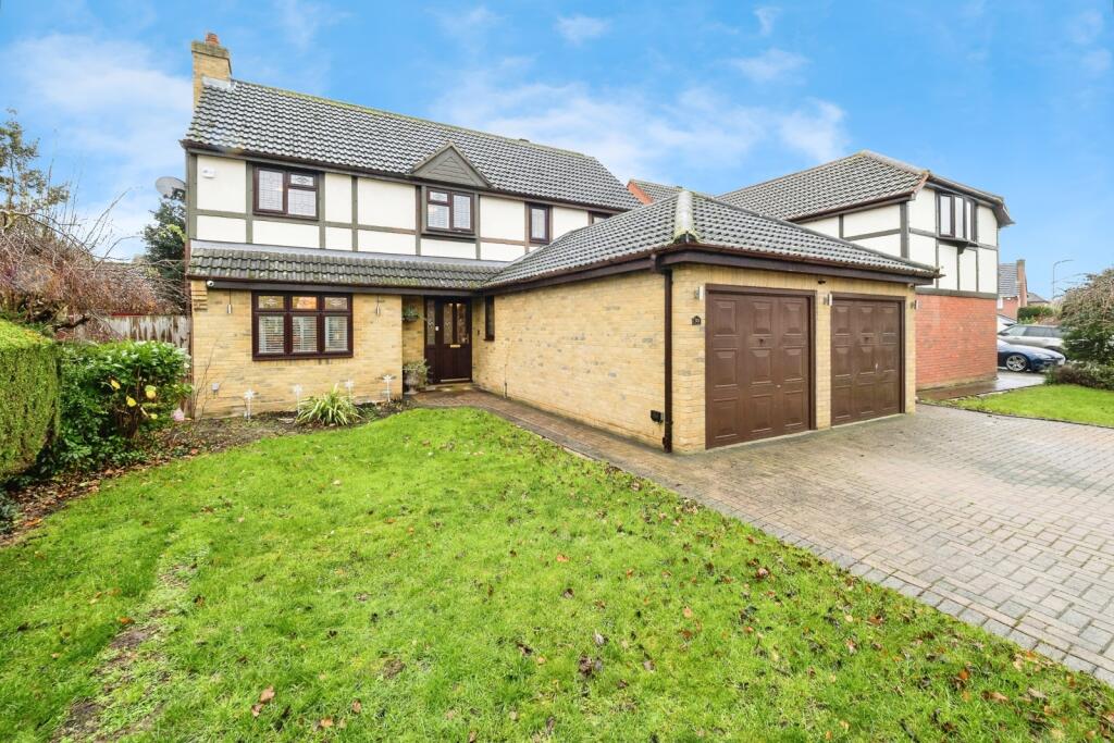 Main image of property: Tyle Greeen, HORNCHURCH, Essex, RM11
