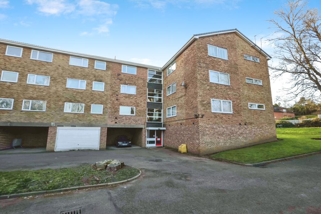 2 bedroom flat for sale in Woodleigh Court, Kings Norton, Birmingham, West Midlands, B38