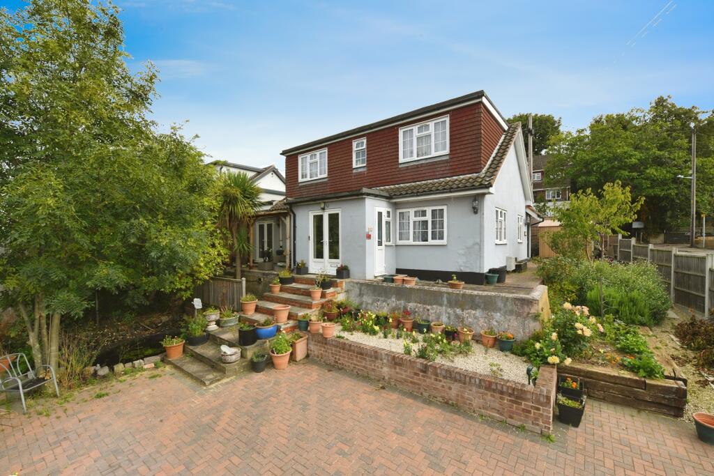 Main image of property: Castle Drive, Rayleigh, Essex, SS6