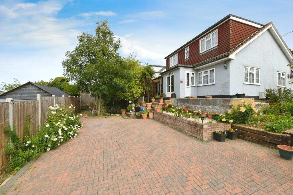 Main image of property: Castle Drive, Rayleigh, Essex, SS6