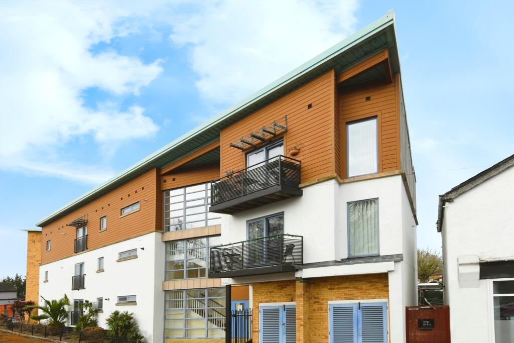 Main image of property: Eastwood Road North, LEIGH-ON-SEA, Essex, SS9