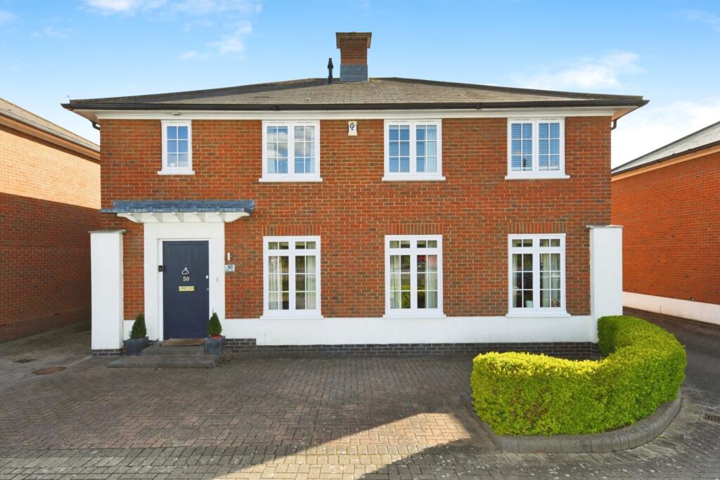 Main image of property: Kelso Close, Rayleigh, Essex, SS6