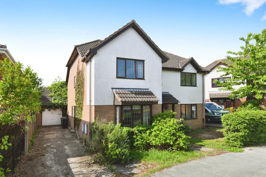 Main image of property: The Glen, RAYLEIGH, Essex, SS6