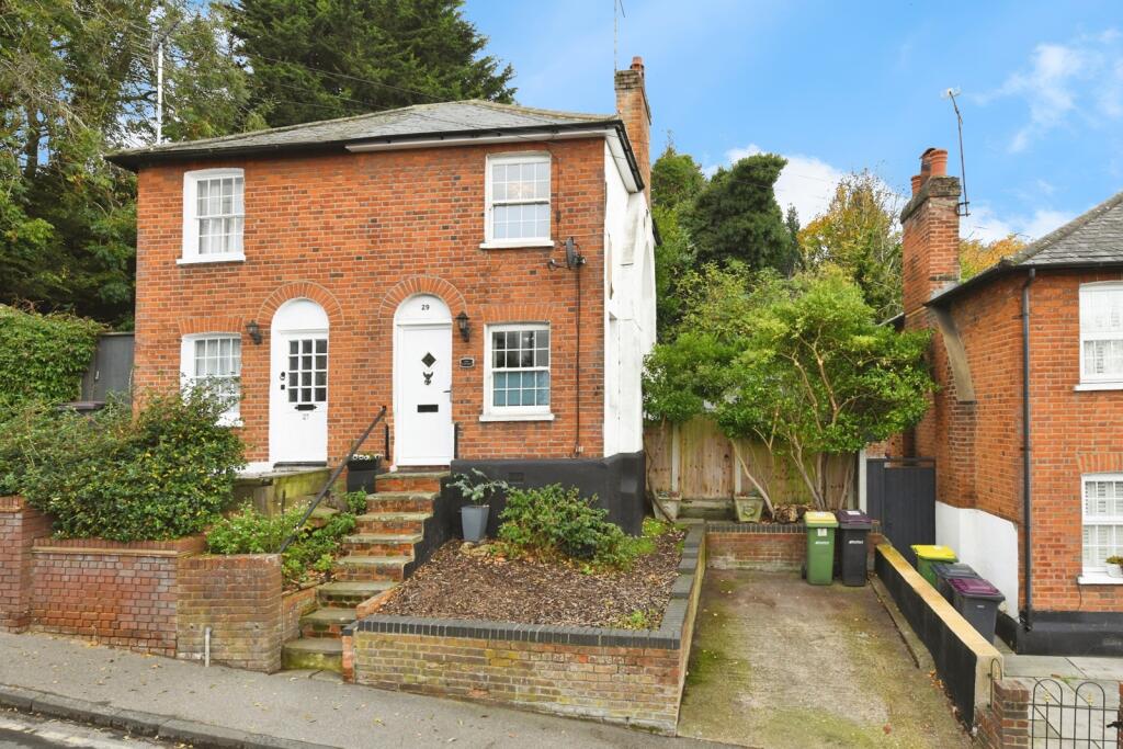 Main image of property: London Hill, Rayleigh, Essex, SS6