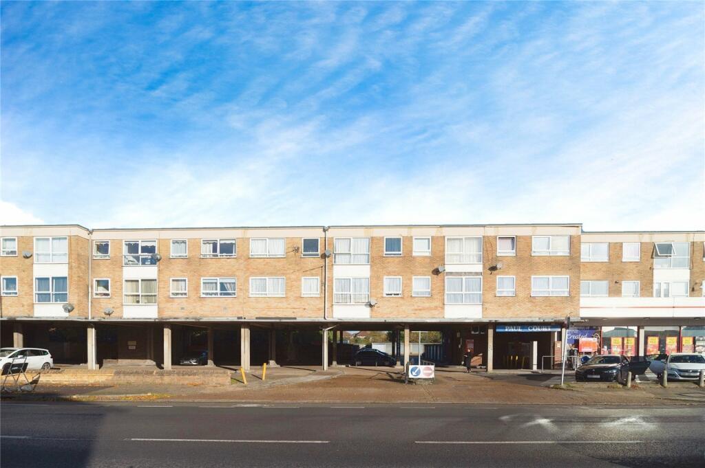1 bedroom flat for sale in Paul Court, London Road, Romford, RM7