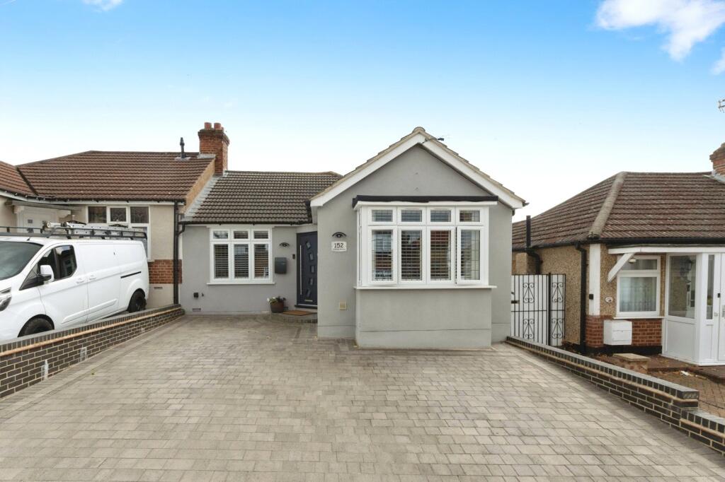Main image of property: Parkside Avenue, Romford, RM1
