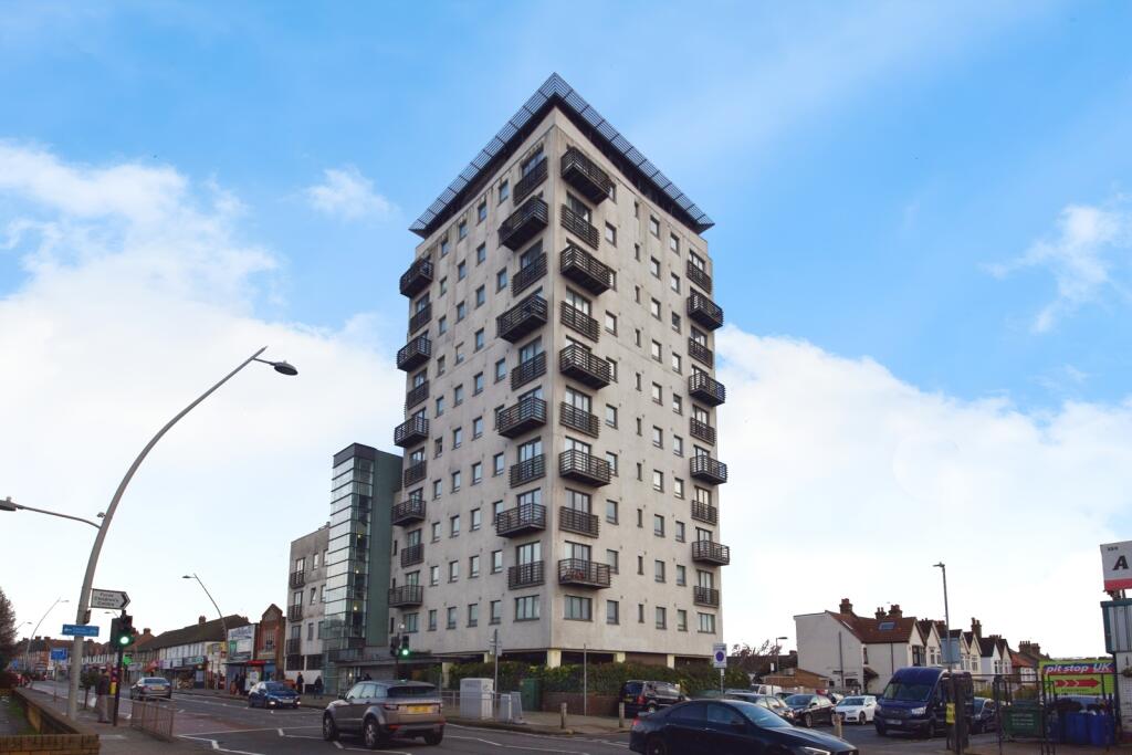 Main image of property: High Road, ROMFORD, Essex, RM6