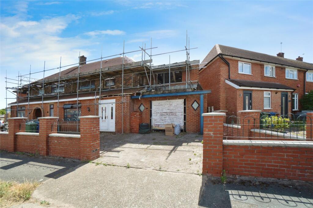 Main image of property: Perry Way, Aveley, South Ockendon, Essex, RM15