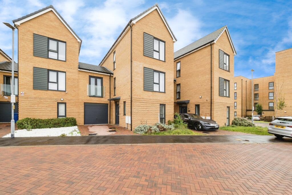 4 bedroom terraced house