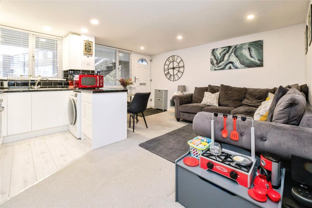 Main image of property: Peartree Close, Essex, RM15