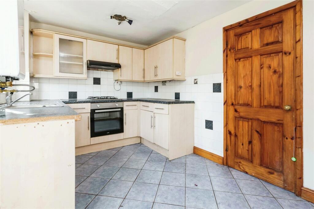 Additional property image - Tompstone Road, West Bromwich, West Midlands, B71