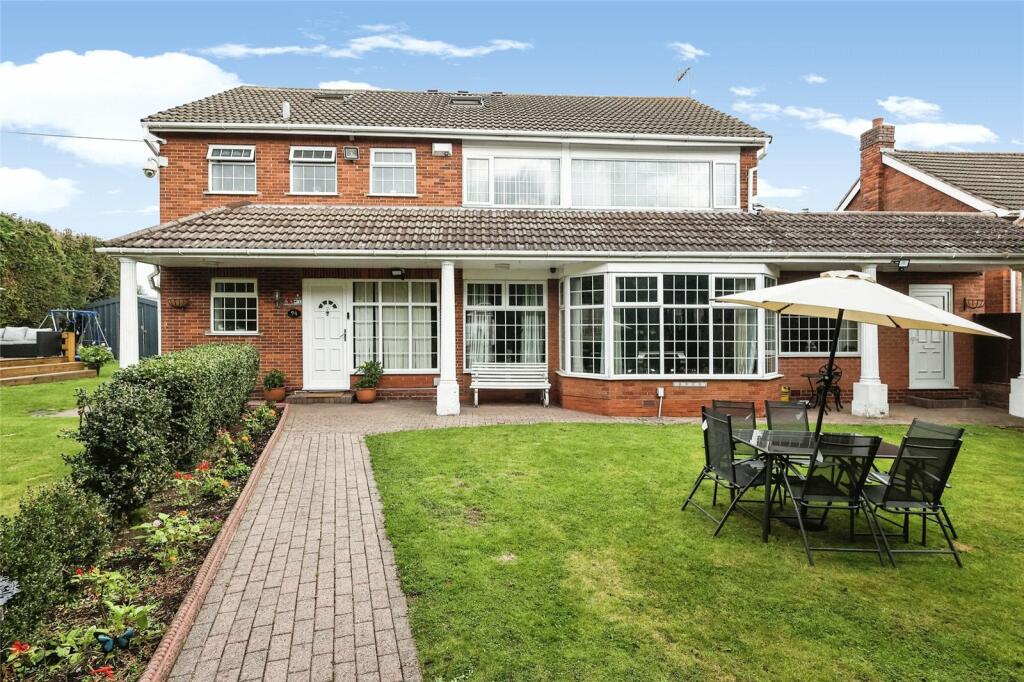 6 bedroom detached house for sale in Hundred Acre Road, Streetly