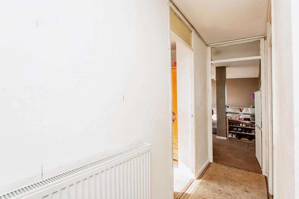 2 bedroom flat for sale in Quantock, Chichester Road, Southend OnSea, SS2