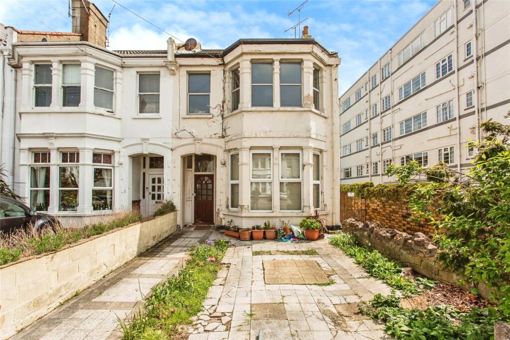 Main image of property: Seaforth Road, Westcliff-on-Sea, Essex, SS0