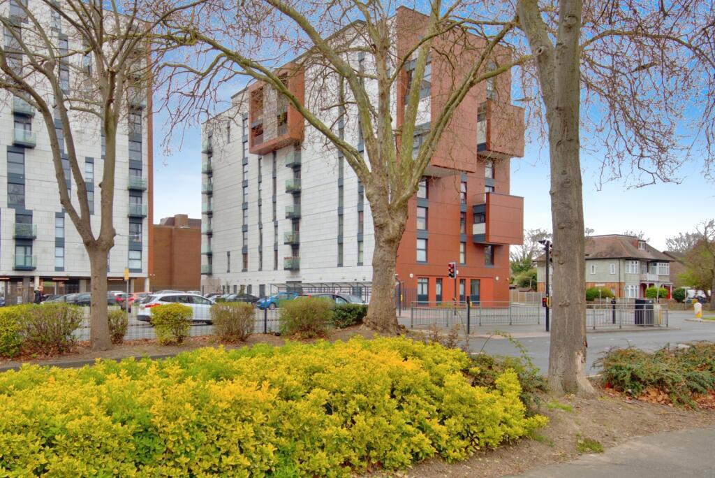 Main image of property: Victoria Avenue, Southend-on-Sea, Essex, SS2