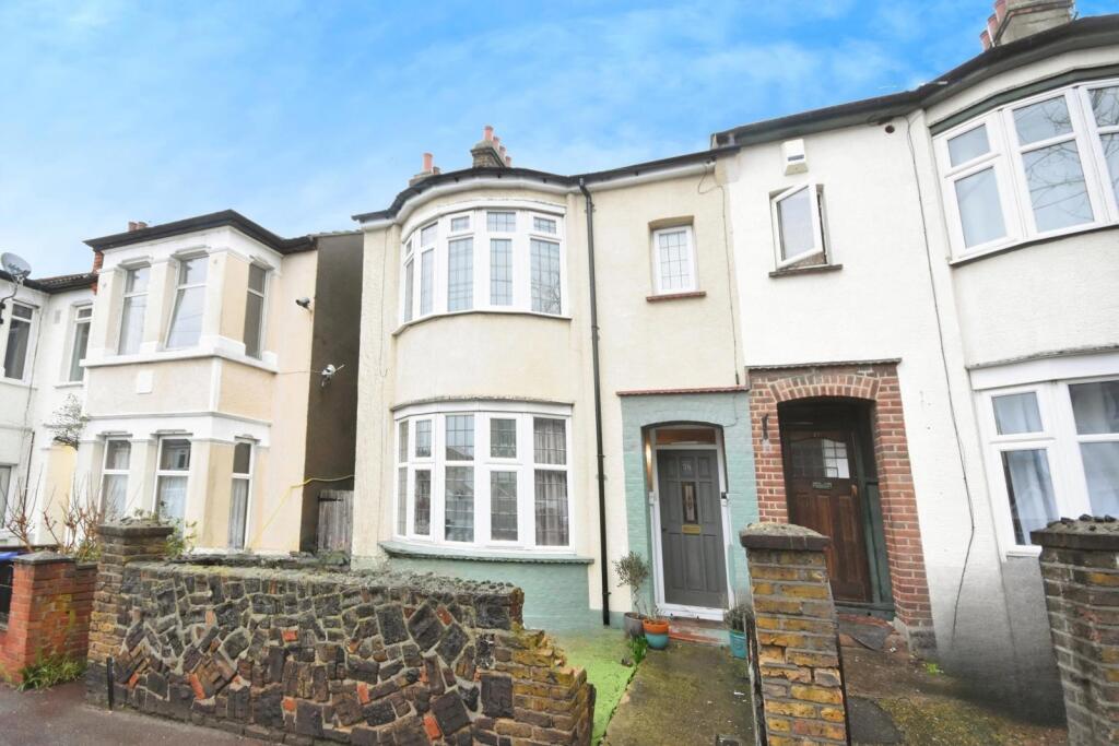 Main image of property: Gainsborough Drive, WESTCLIFF-ON-SEA, Essex, SS0
