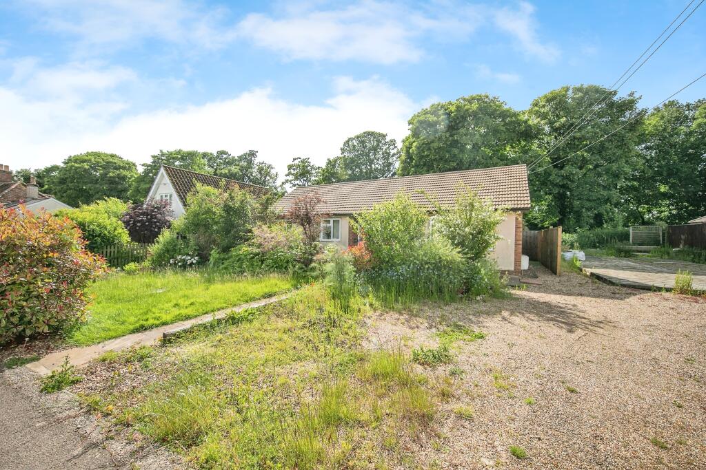 3 bedroom bungalow for sale in High Street, Long Melford, Sudbury