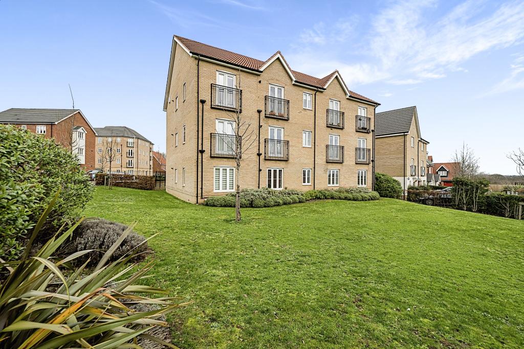 1 bedroom flat for sale in Allerton Grove, Chigwell, IG7