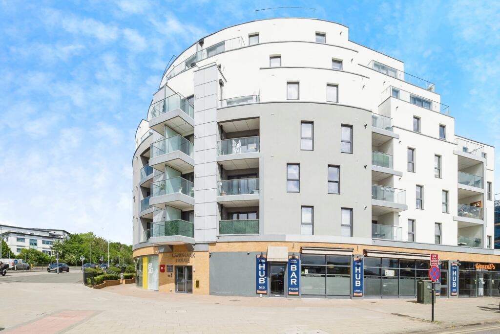 Main image of property: The Broadway, LOUGHTON, Essex, IG10