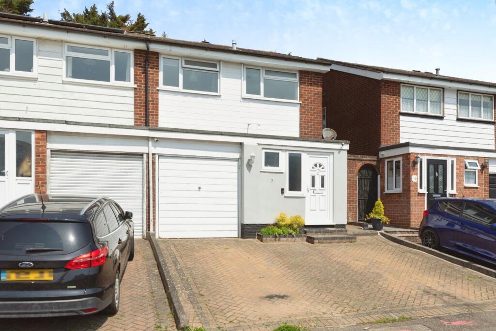 Main image of property: View Close, Chigwell, Essex, IG7