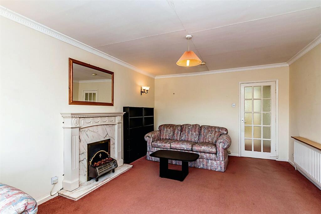 2 bedroom flat for sale in Cross Keys, Lichfield, WS13
