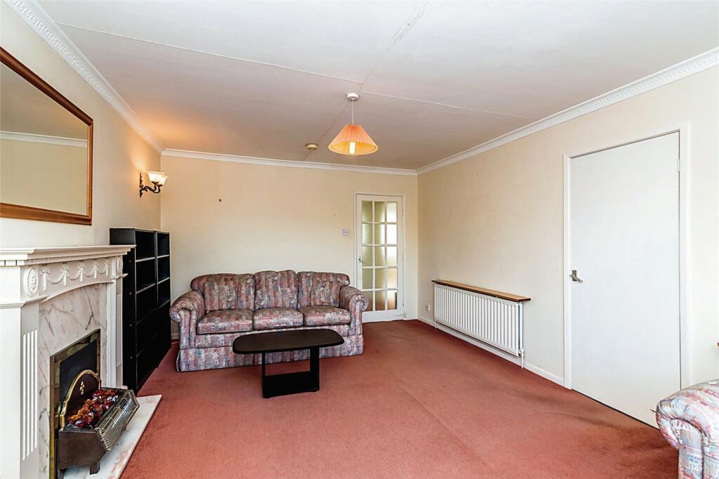 2 bedroom flat for sale in Cross Keys, Lichfield, WS13