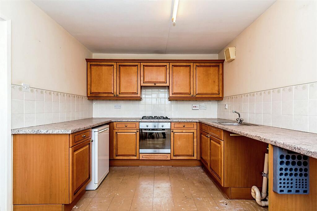 2 bedroom flat for sale in Cross Keys, Lichfield, WS13