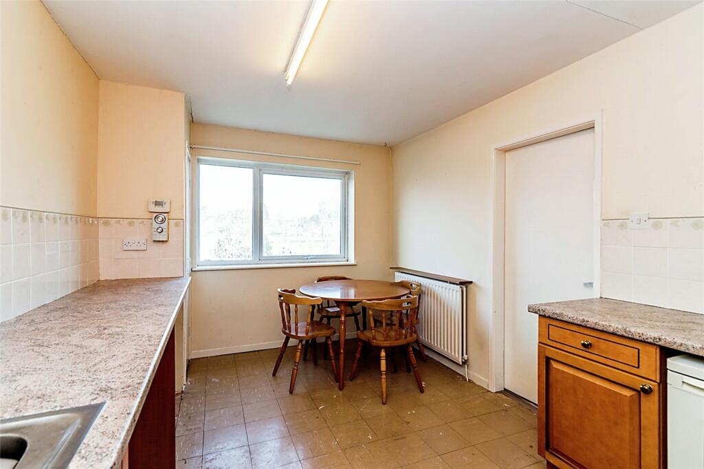 2 bedroom flat for sale in Cross Keys, Lichfield, WS13